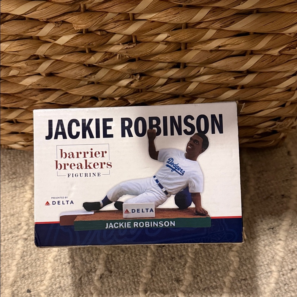 Jackie Robinson Barrier Breakers Figurine - Dodgers White Uniform